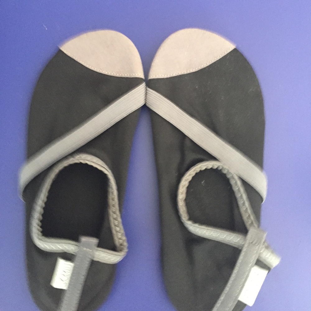COPY - Never Worn Fit Kicks shoes